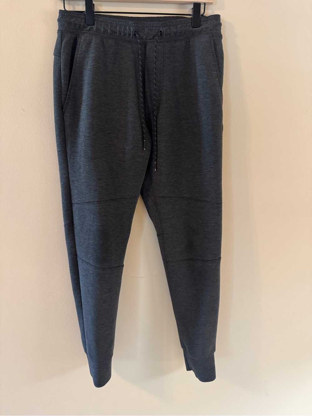 American Eagle Men’s Charcoal Gray Joggers